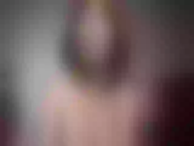 Live sex webcam photo for YourLia #274439126