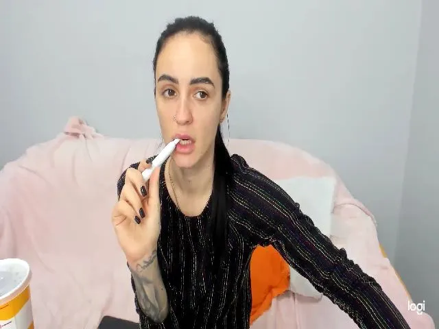Live sex webcam photo for YourMissMasha #272369560