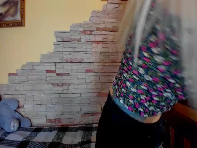 Live sex webcam photo for YourPupsik #273802234