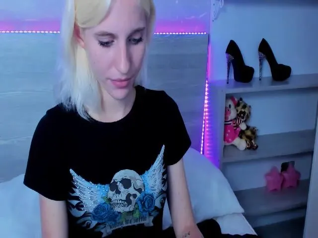 Live sex webcam photo for YourSunnBaby #274370561