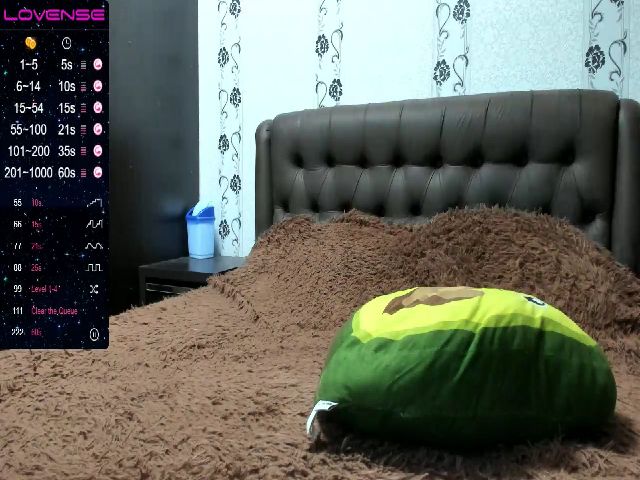 Live sex webcam photo for YourSweetVik #272514530