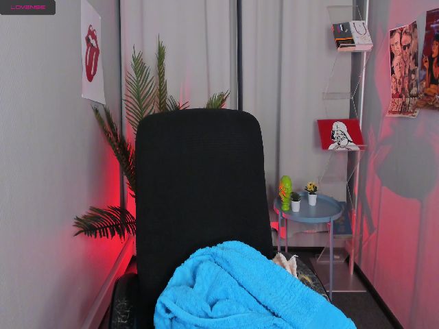 Live sex webcam photo for Your_Alison #272869043