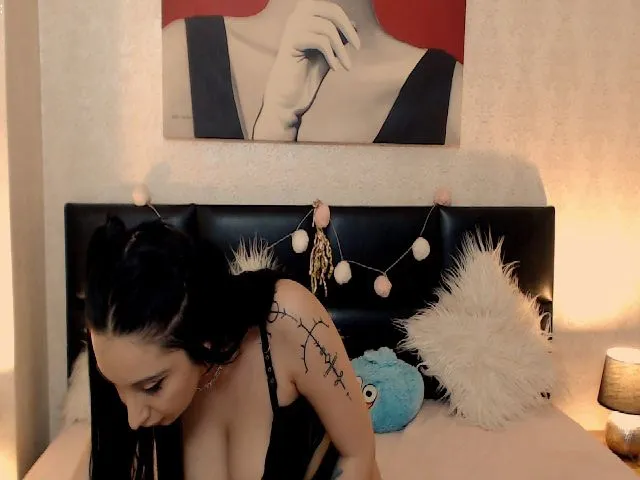 Live sex webcam photo for YreneRai #272175704