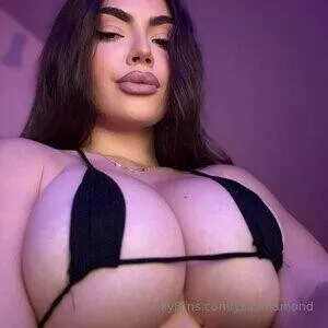 Live sex webcam photo for YssaDiamonnd #292790492