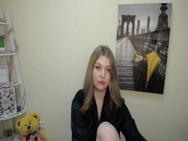 Live sex webcam photo for YummySwetts #271876408