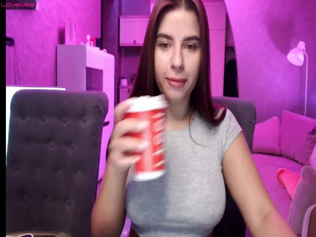 Live sex webcam photo for Yummy_Ivy #274863190