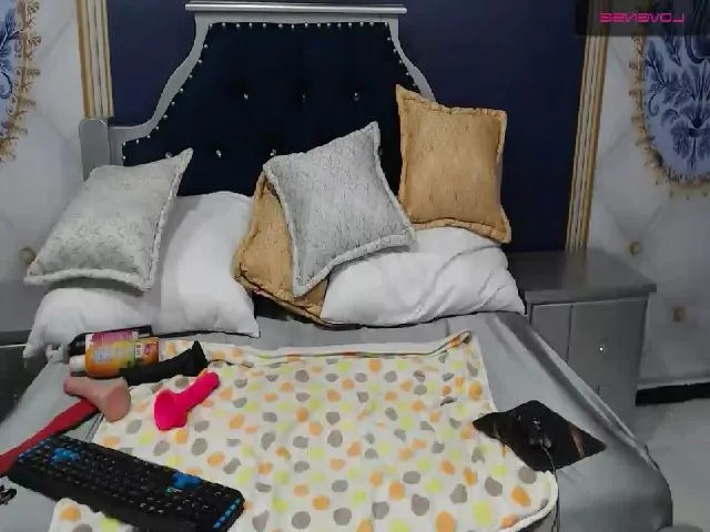 Live sex webcam photo for Yummy_Milf4u #273192727