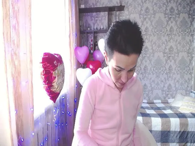 Live sex webcam photo for ZaraRix #272423508