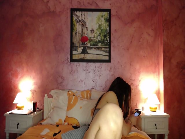 Live sex webcam photo for ZenyAda #272517207