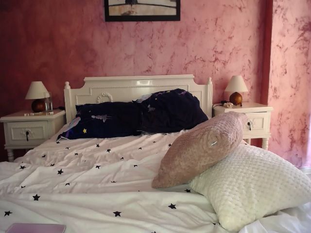 Live sex webcam photo for ZenyAda #273751396