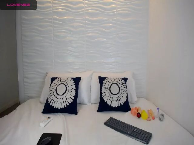 Live sex webcam photo for Zhamanta_ #273315440