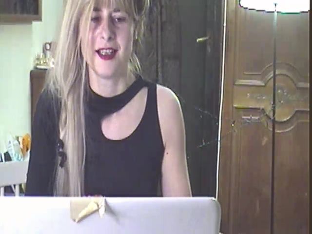 Live sex webcam photo for ZisBack_ #272844226