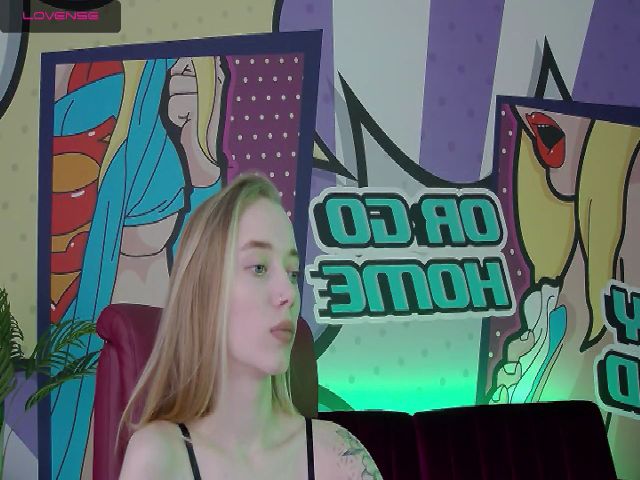 Live sex webcam photo for Zlatovlaska_a #271773443