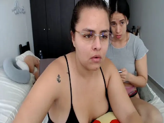 Live sex webcam photo for ZoeMelissa #272791309