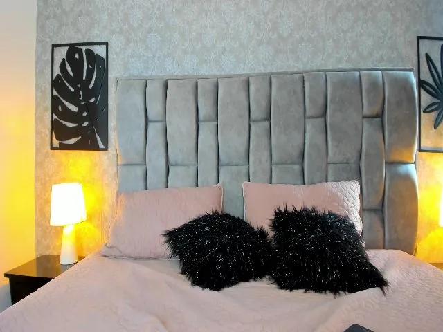 Live sex webcam photo for Zoe_be #273789279