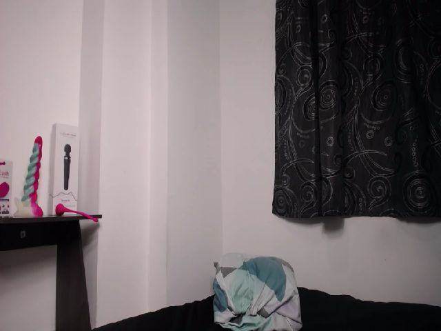 Live sex webcam photo for Zoe_maddison #272381396