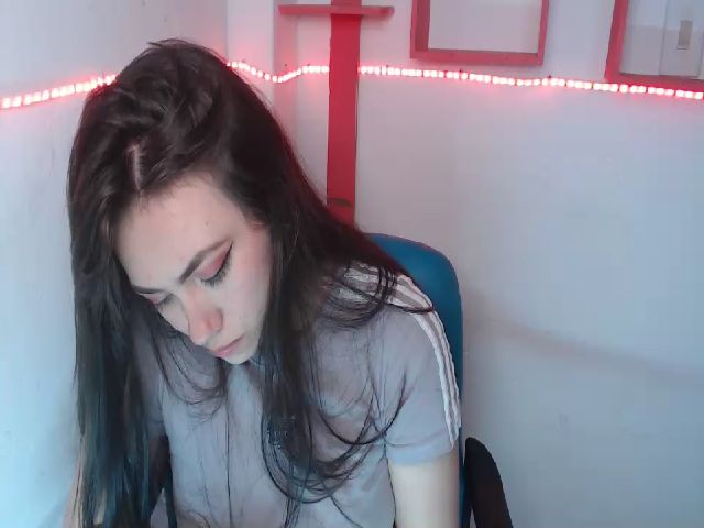 Live sex webcam photo for Zoe_obrien #271898701