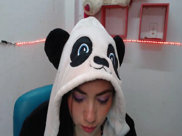 Live sex webcam photo for Zoe_obrien #272349079