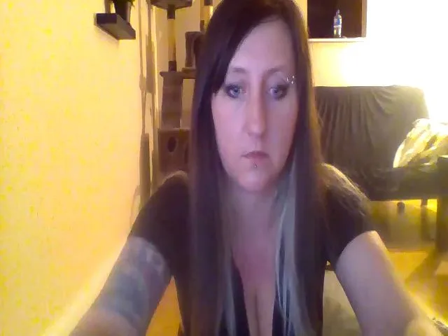 Live sex webcam photo for Zrayzz #272706199