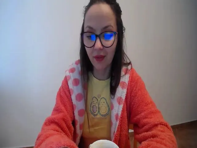 Live sex webcam photo for Zyanaa #273113839