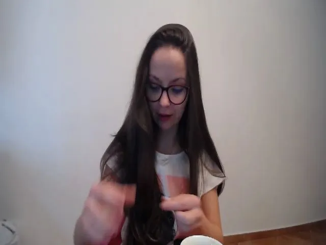 Live sex webcam photo for Zyanaa #273126125