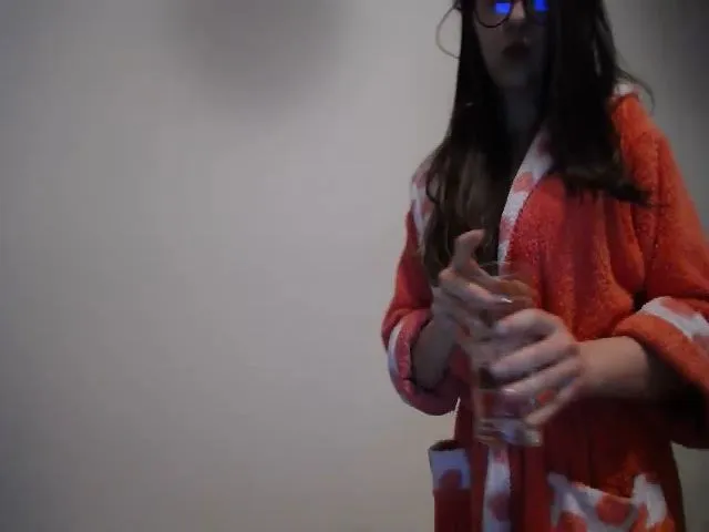 Live sex webcam photo for Zyanaa #273204594