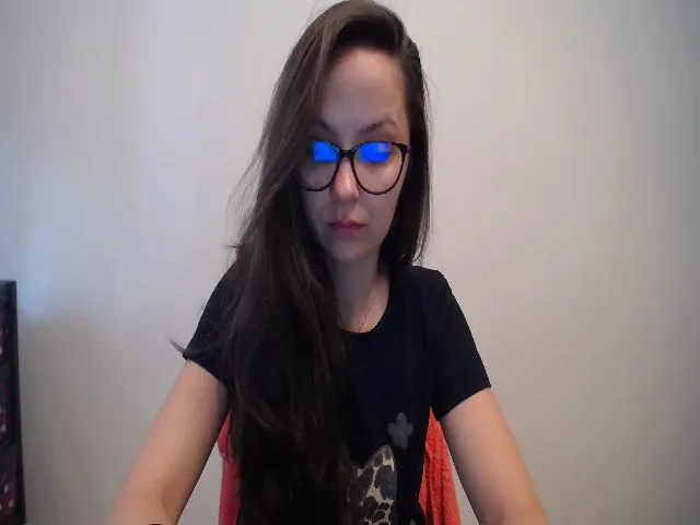 Live sex webcam photo for Zyanaa #273500087