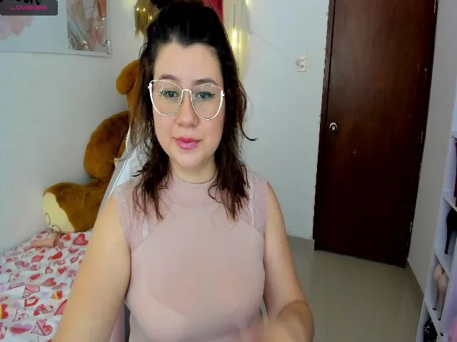 Live sex webcam photo for ainhoa_h #272195613