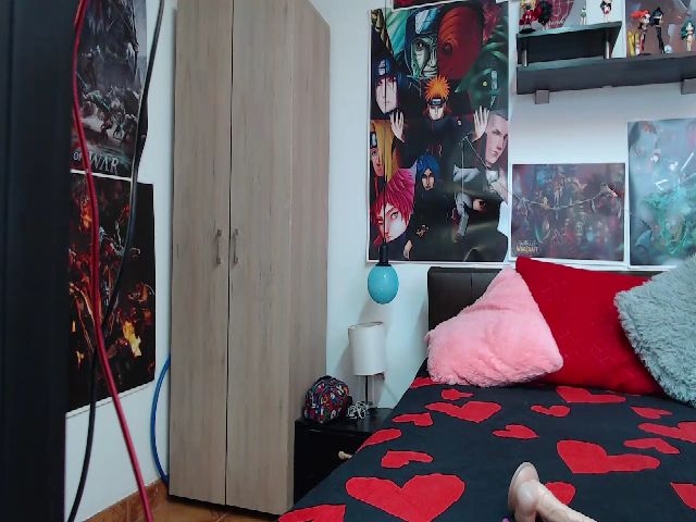 Live sex webcam photo for alice_hot02 #272663177