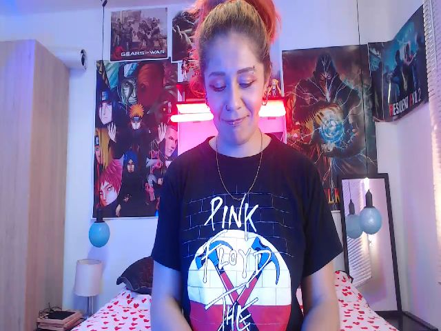 Live sex webcam photo for alice_hot02 #273117860