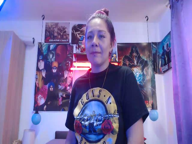 Live sex webcam photo for alice_hot02 #273592262