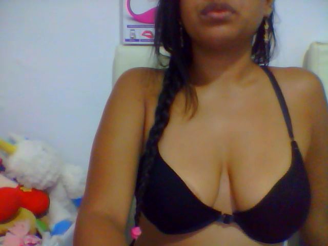 Live sex webcam photo for andrea_bugy #273097147