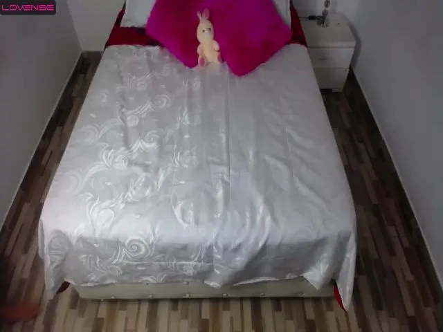 Live sex webcam photo for angeles_cute #274555028