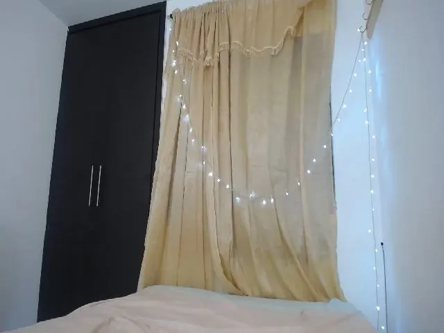 Live sex webcam photo for antonellasea #271740132
