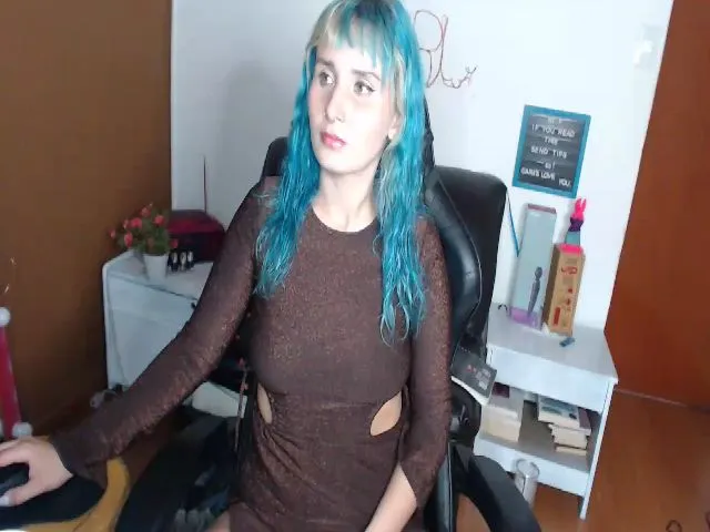 Live sex webcam photo for ari_hillberry #272151963