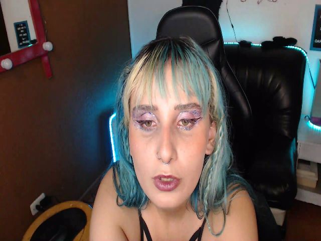 Live sex webcam photo for ari_hillberry #272348621