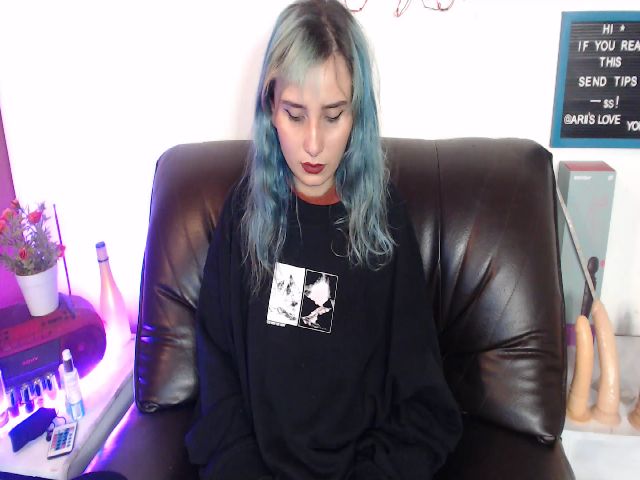 Live sex webcam photo for ari_hillberry #272747830