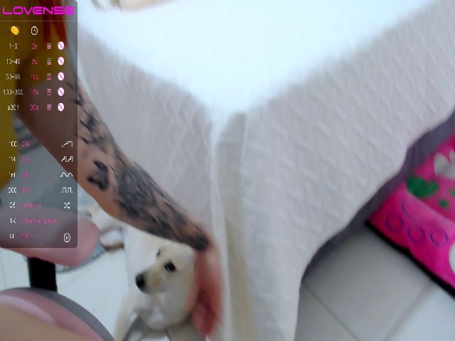 Live sex webcam photo for aria_02 #272282052