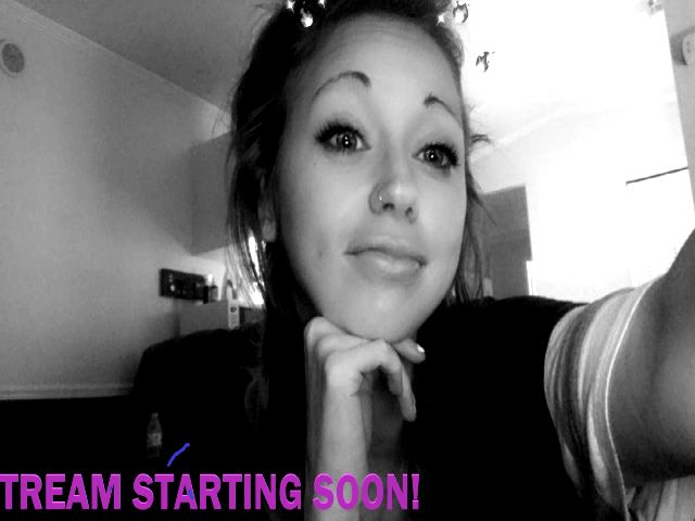 Live sex webcam photo for audreyskyee #274424822