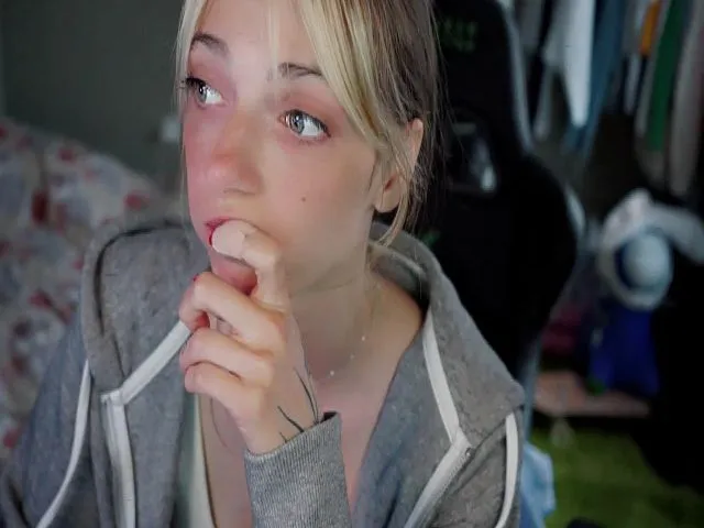 Live sex webcam photo for baby_gopn1k #273801620