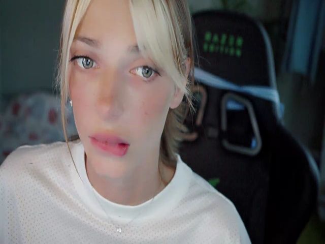 Live sex webcam photo for baby_gopn1k #274000941