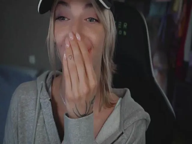 Live sex webcam photo for baby_gopn1k #274235794