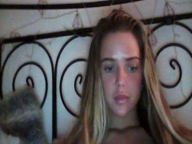 Live sex webcam photo for barelylegal6 #272965742