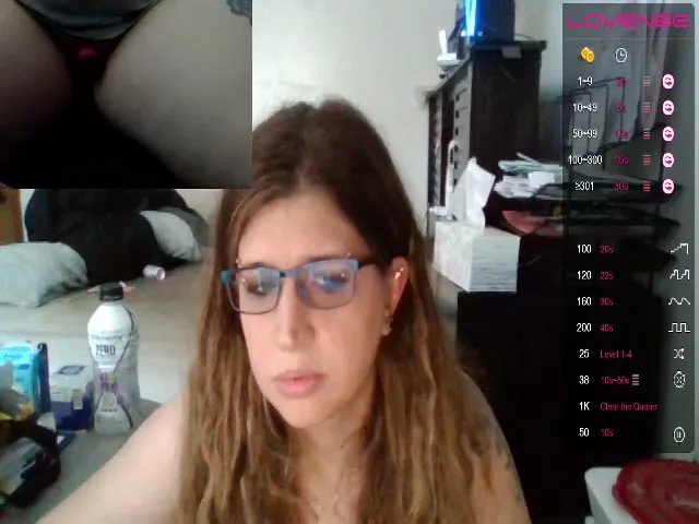 Live sex webcam photo for bigboobedbear #273951008