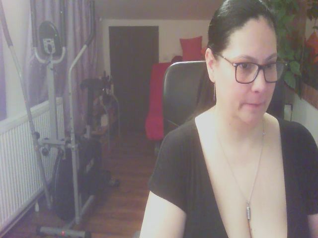 Live sex webcam photo for boosty4you #272195439