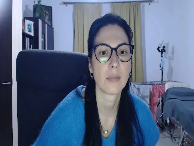 Live sex webcam photo for brunette_glam #272257167