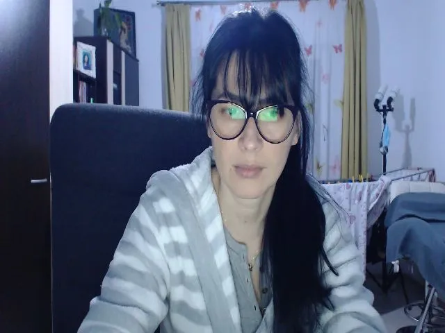 Live sex webcam photo for brunette_glam #272318248