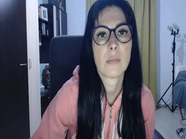 Live sex webcam photo for brunette_glam #272500969