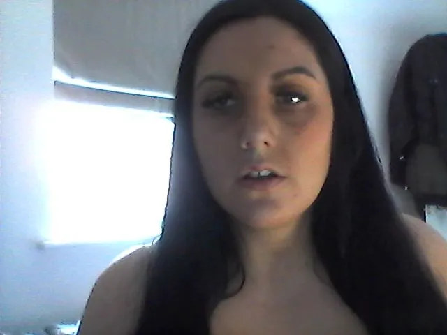 Live sex webcam photo for brunettemolly #273728688