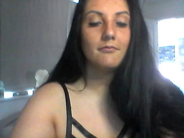 Live sex webcam photo for brunettemolly #273822676